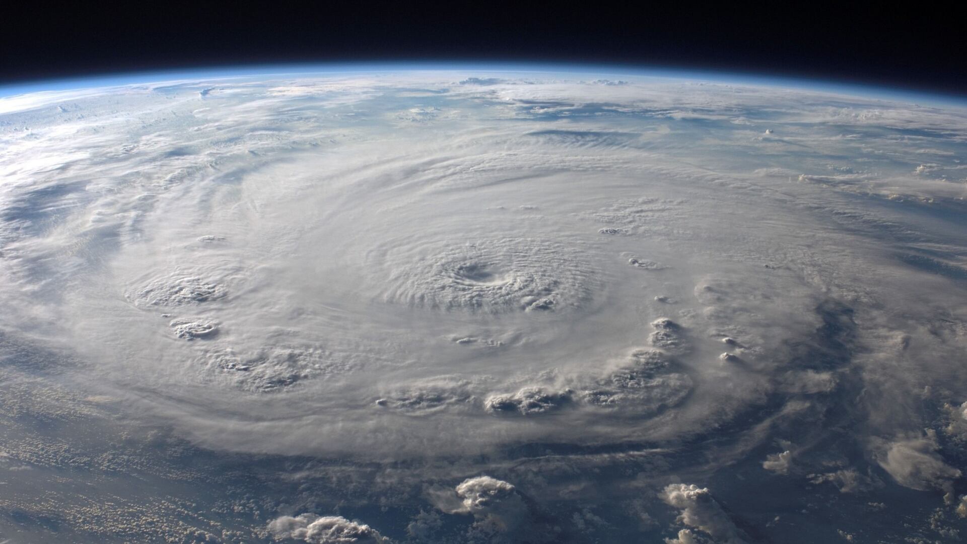 VIDEO: ‘Marie’ ya es HURACÁN; esta es su trayectoria y los estados afectados