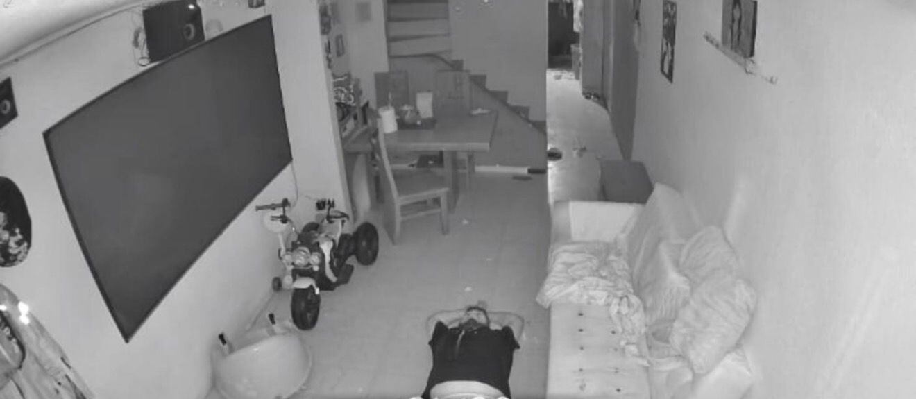 FOTOS: ¿Mal ladrón? Sujeto irrumpe en casa tras romper lámina de azotea en Los Héroes