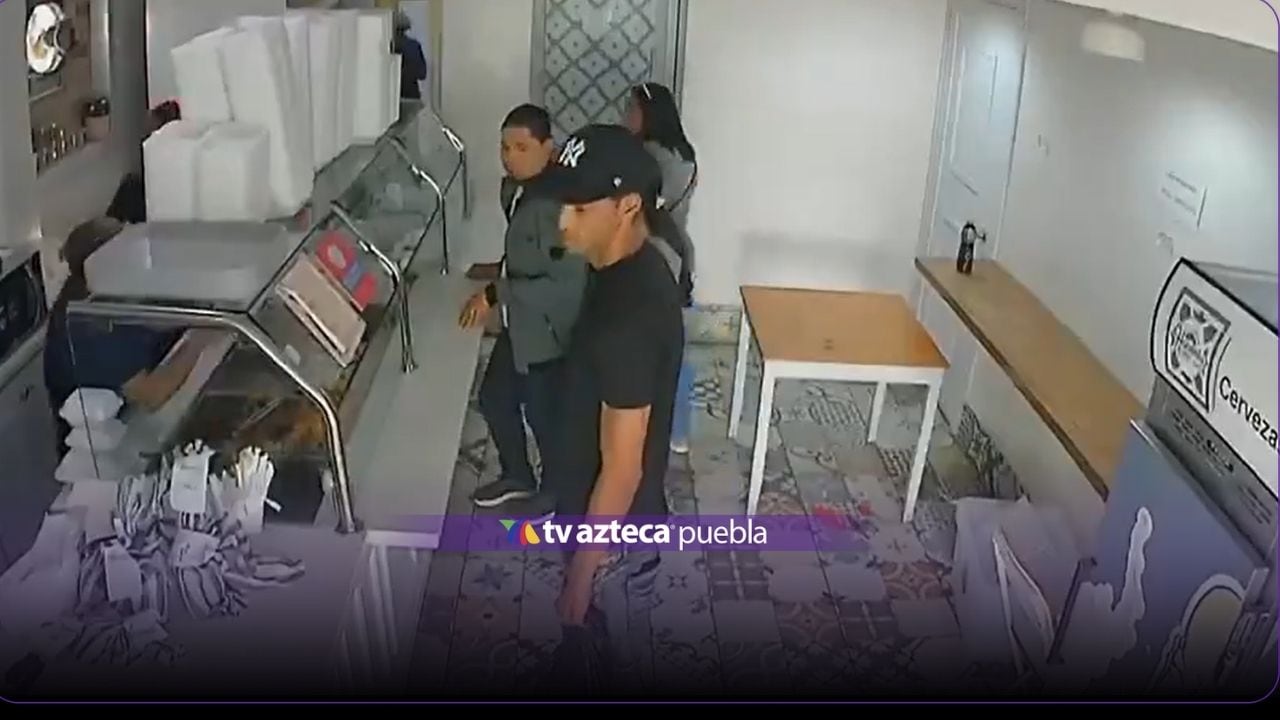 VIDEO: Captan momento en que sujeto cometió robo dentro de cafetería; joven perdió más de 50 mil pesos