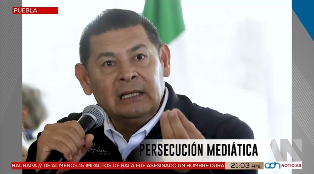 ¿Espionaje político y persecución a empresarios y medios de comunicación en Puebla? La SSP admitió que sabe dónde y con quién se reúnen críticos del gobierno de Alejandro Armenta