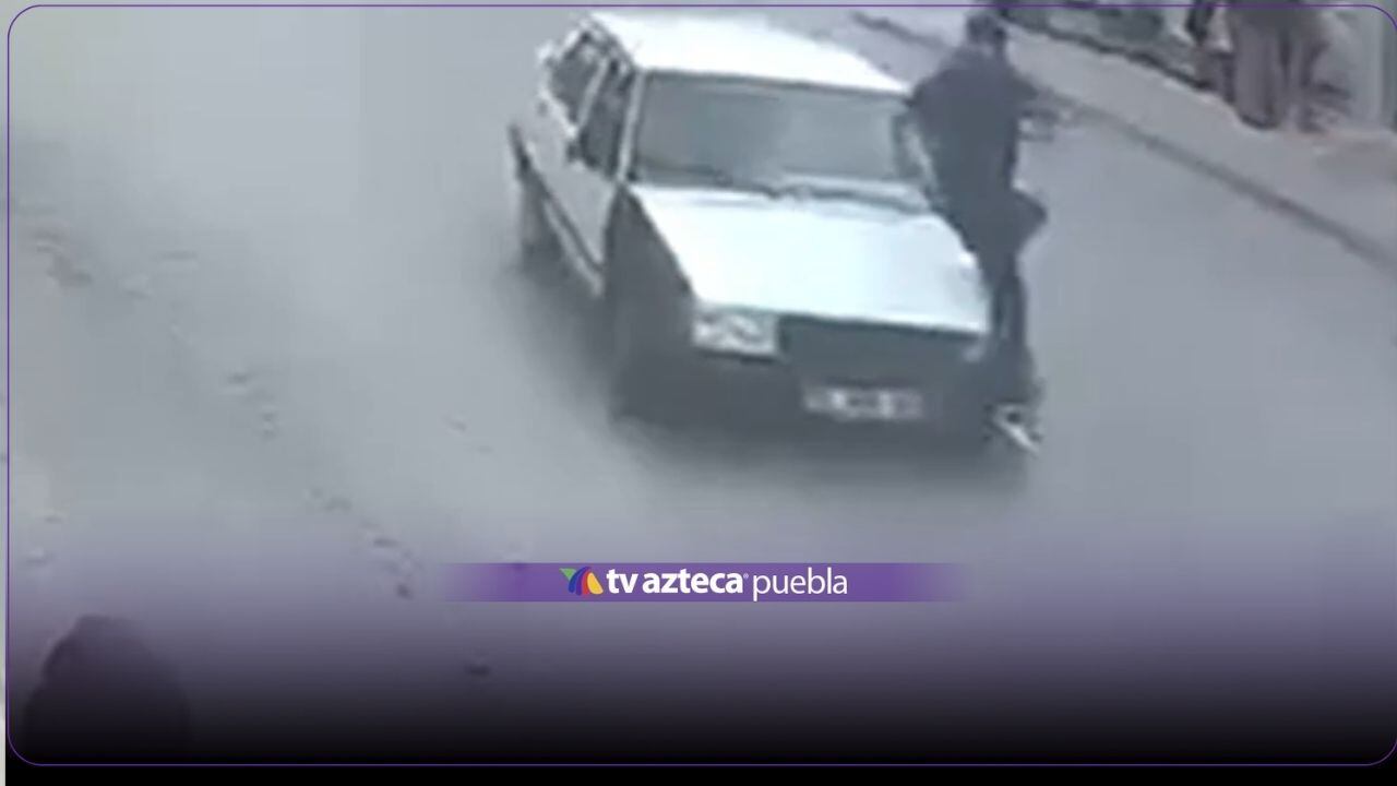 VIDEO INSÓLITO: Conductor embistió a un peatón por accidente y este reaccionó saludándolo