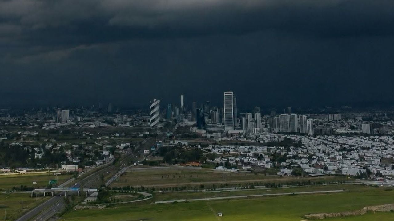 VIDEO: Comienza lluvias en el Centro Histórico de Puebla hoy miércoles ¿Se prevén más precipitaciones?