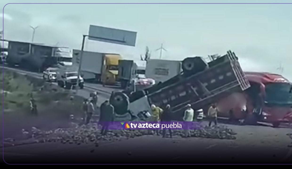 FOTO Y VIDEO: Volcadura provoca cierre y deja brócolis tirados en plena autopista Puebla-Orizaba HOY
