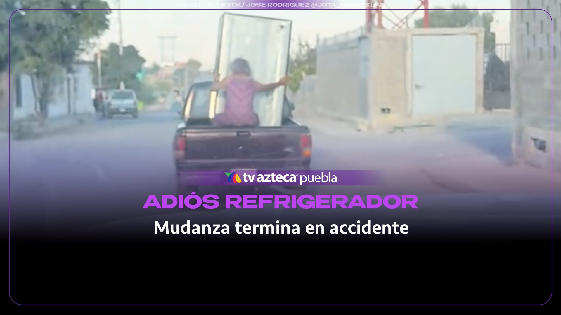 Refrigerador sale volando de camioneta durante mudanza en Coahuila