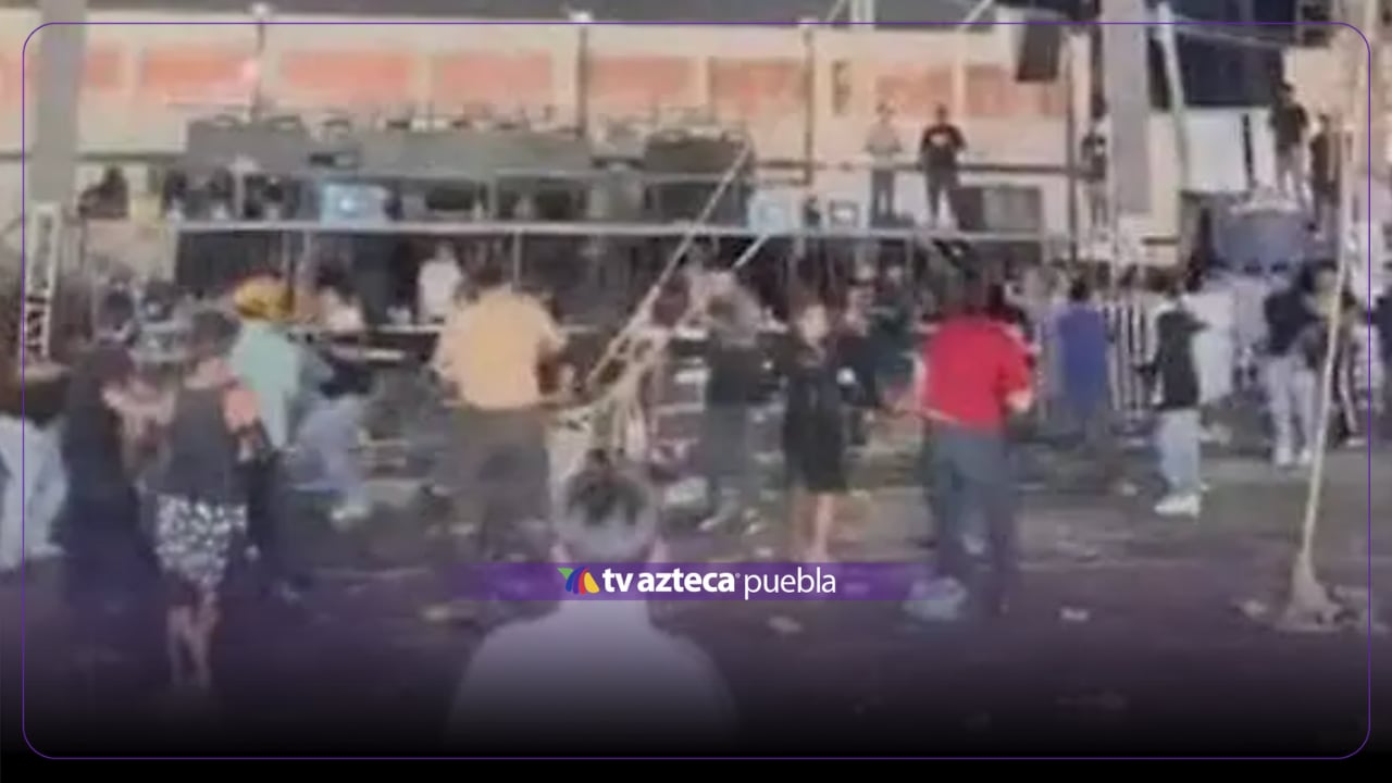 IMÁGENES FUERTES: Captan BRUTAL pelea en plena fiesta patronal de San Francisco Altepexi, Puebla